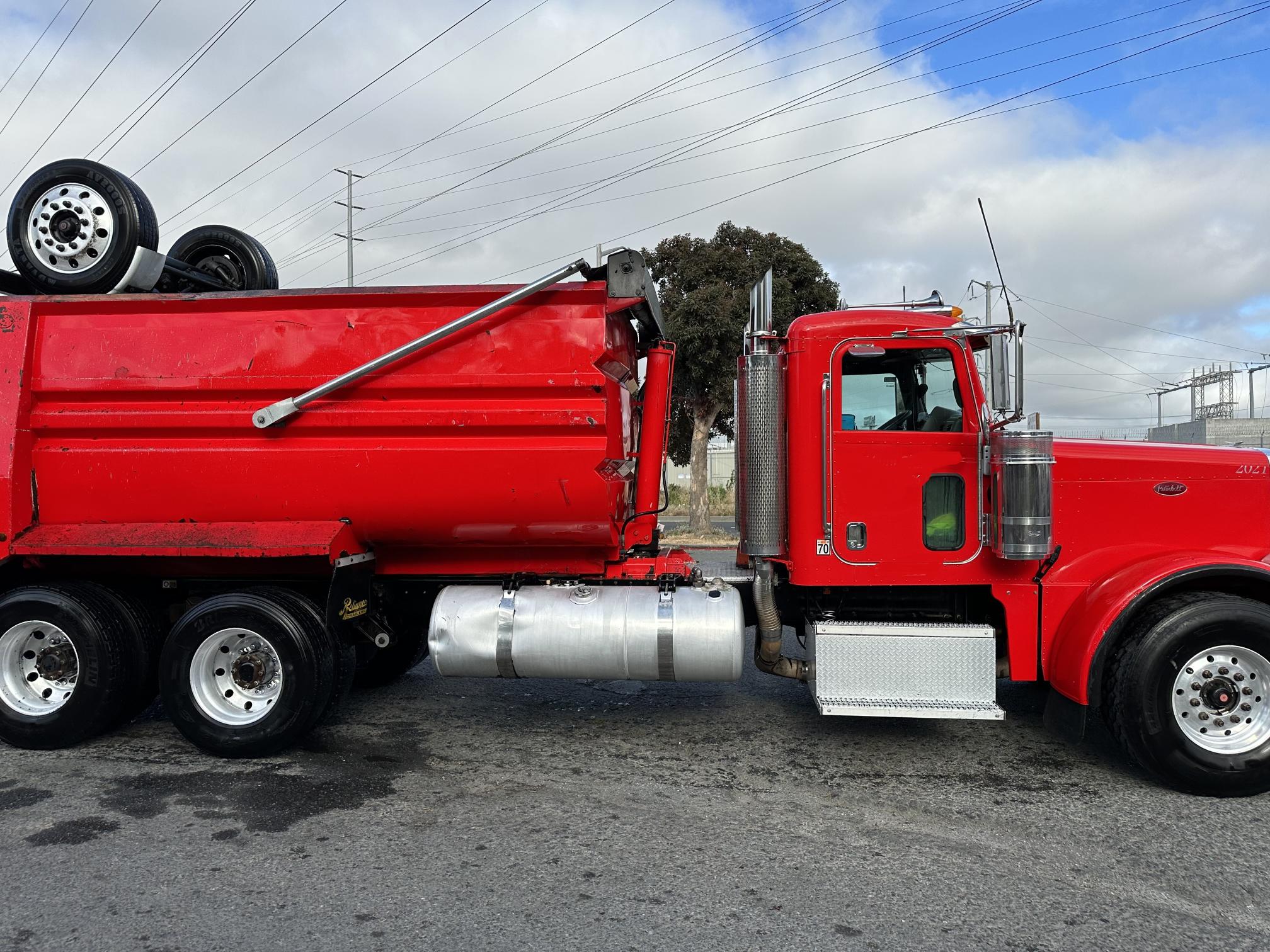 2006 PETERBILT 379 - Image 2